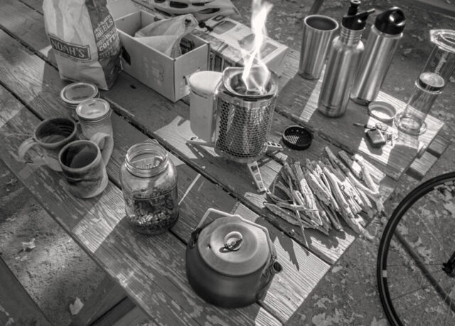 black-and-white-photography-wheel-black-monochrome-tire-394203-pxhere.com